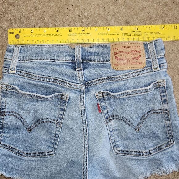 Levi Denim Jean Shorts W26 - Picture 4 of 8